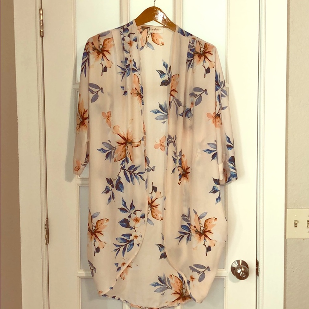 Floral kimono ( peach background )